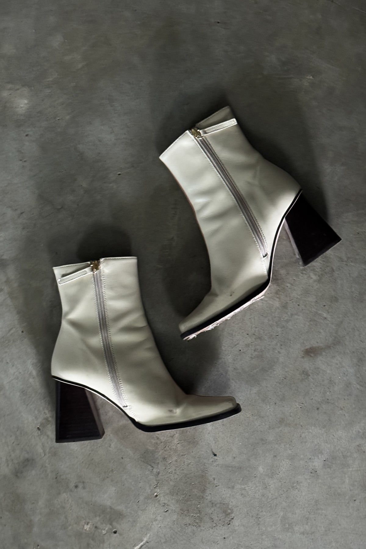 ALOHAS Contrast Leather Boots