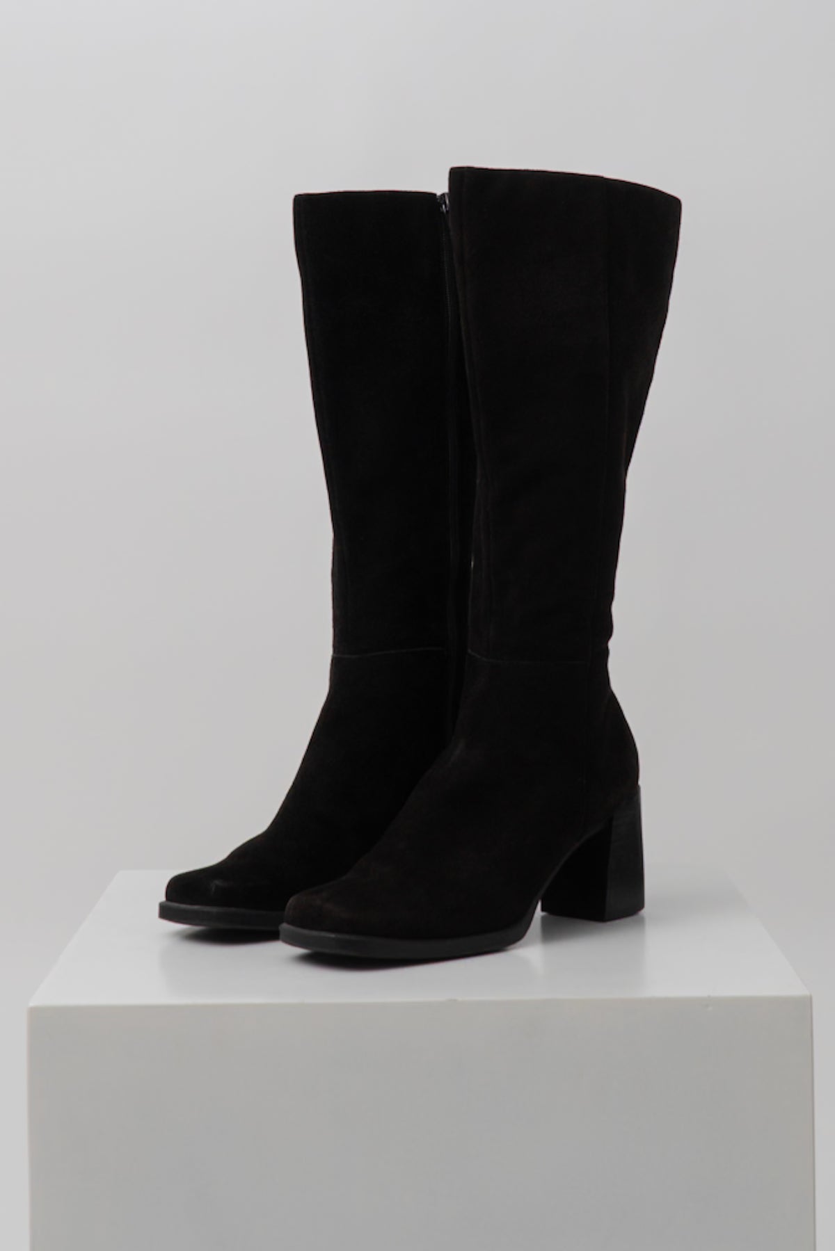 Vintage LORD & TAYLOR Black Suede Boots