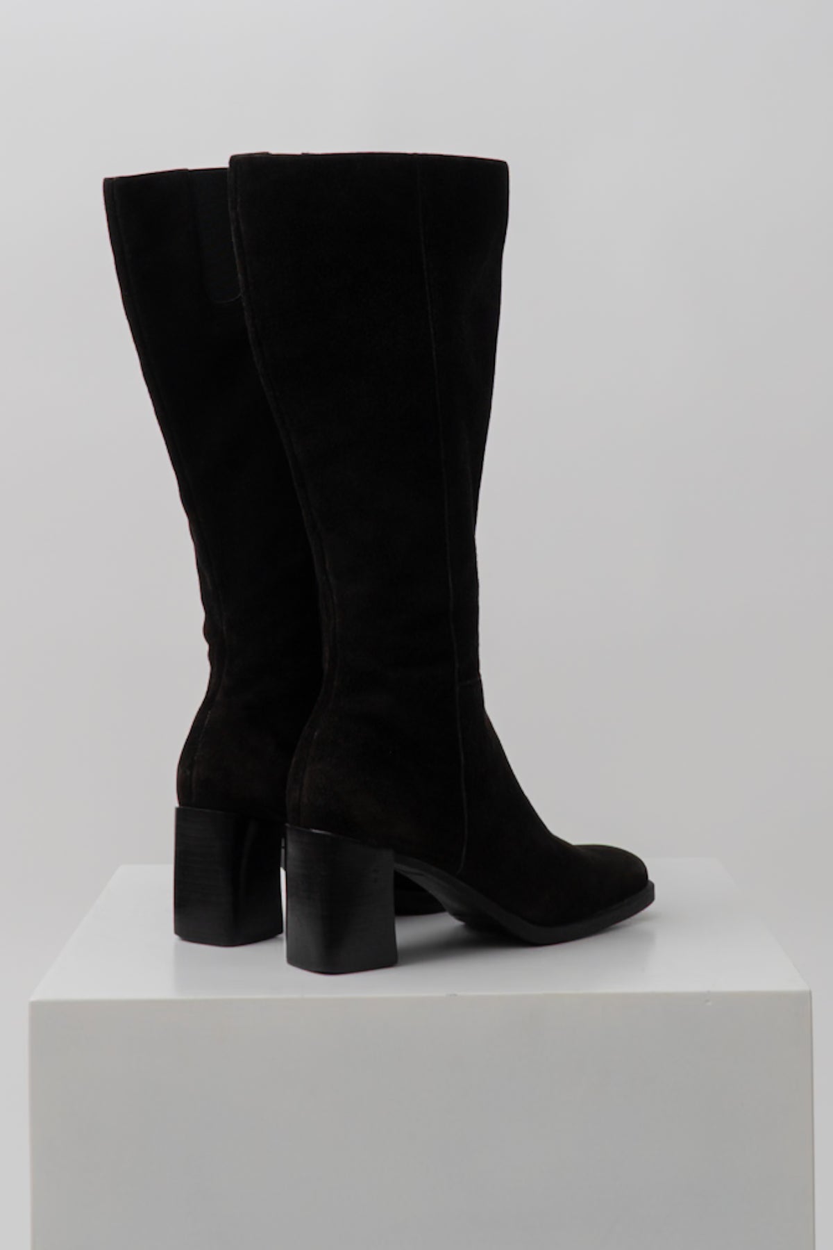 Vintage LORD & TAYLOR Black Suede Boots