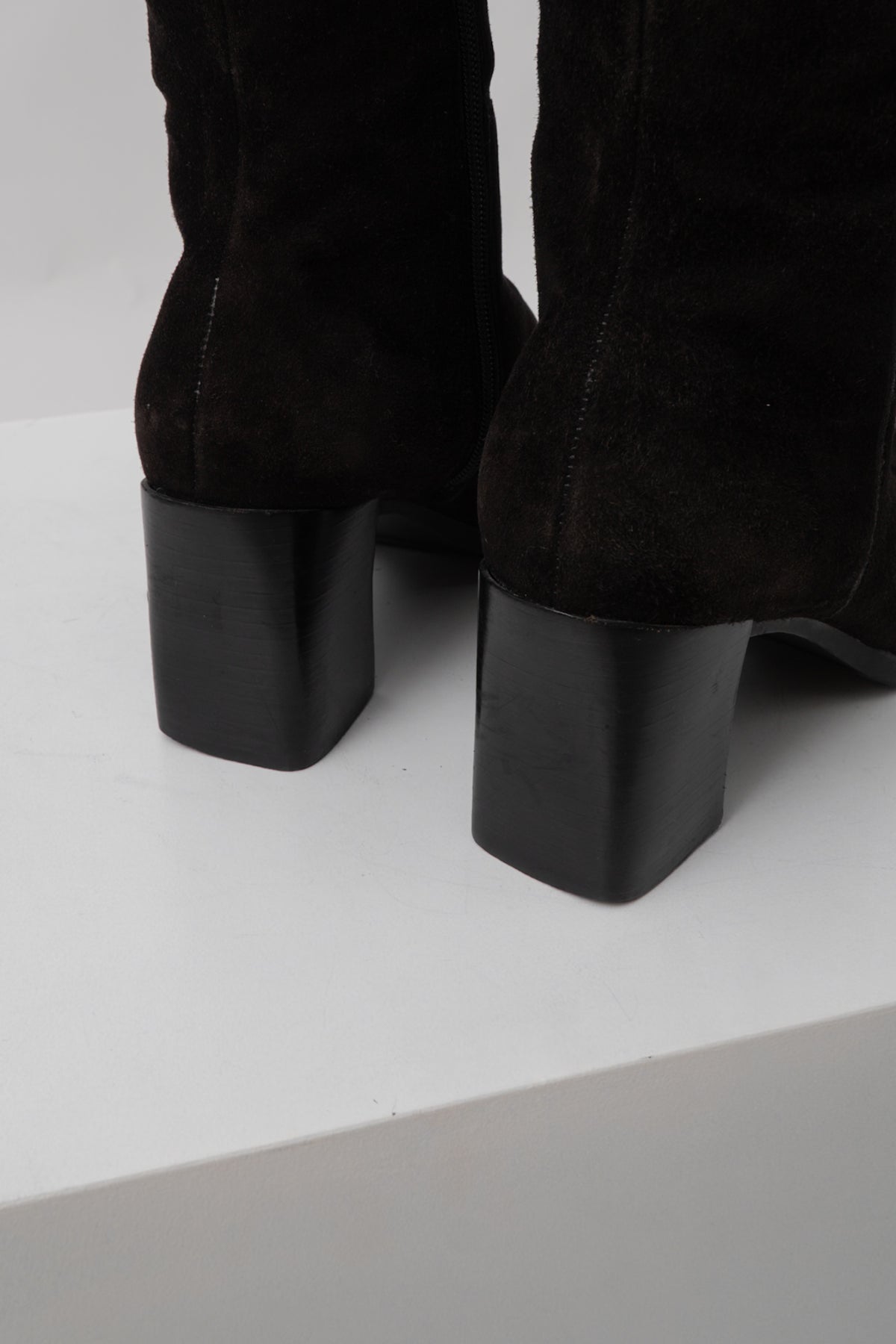 Vintage LORD & TAYLOR Black Suede Boots
