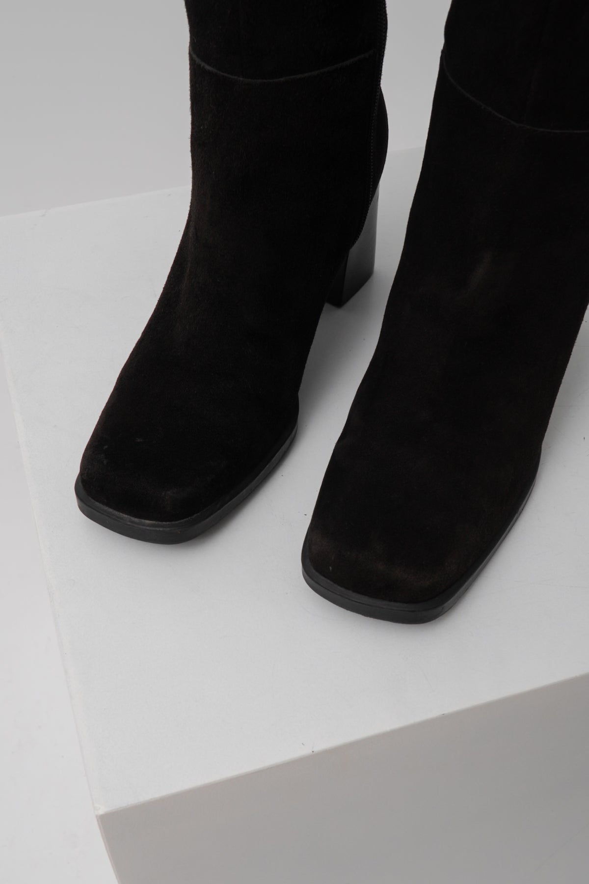 Vintage LORD & TAYLOR Black Suede Boots