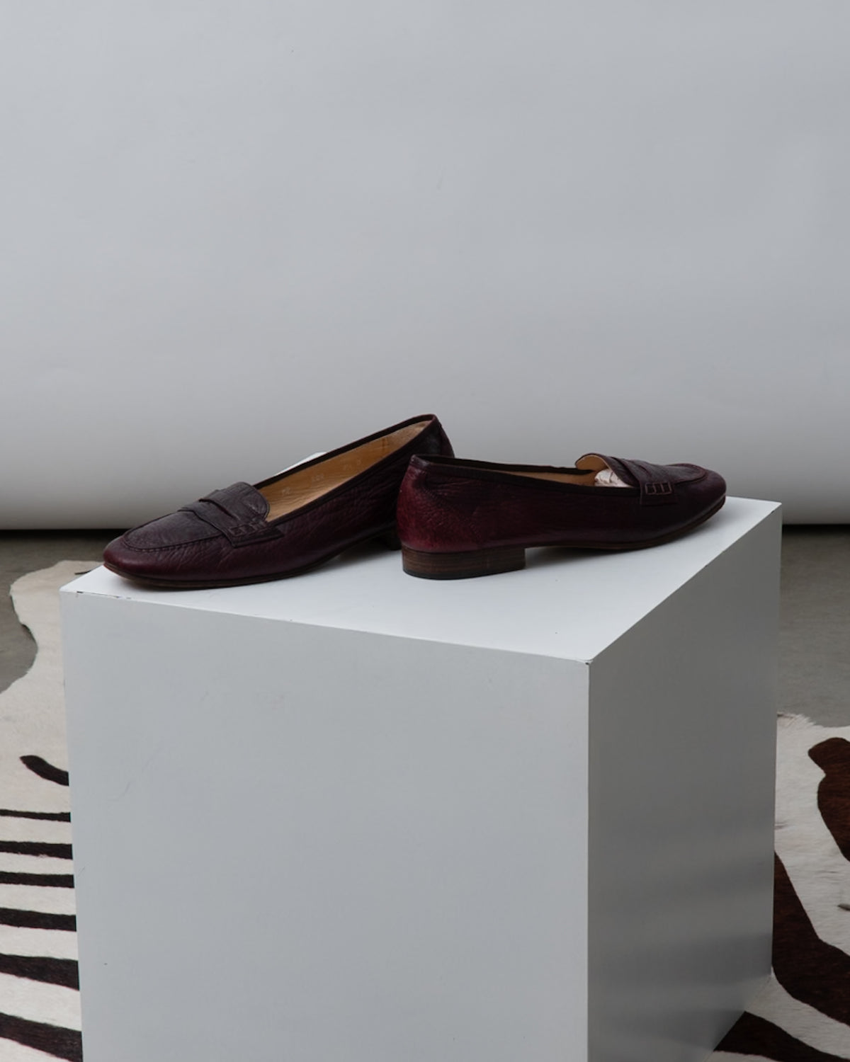 VTG Italian Oxblood 100% Leather Loafers