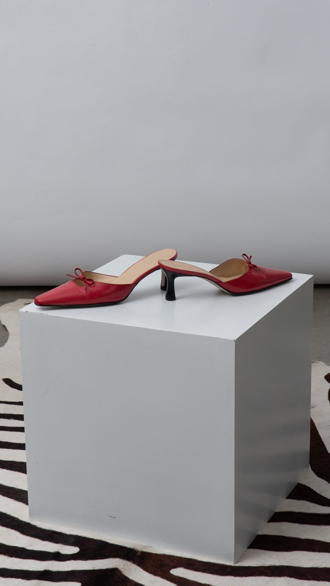 VTG Red Bow Leather Kitten Mules
