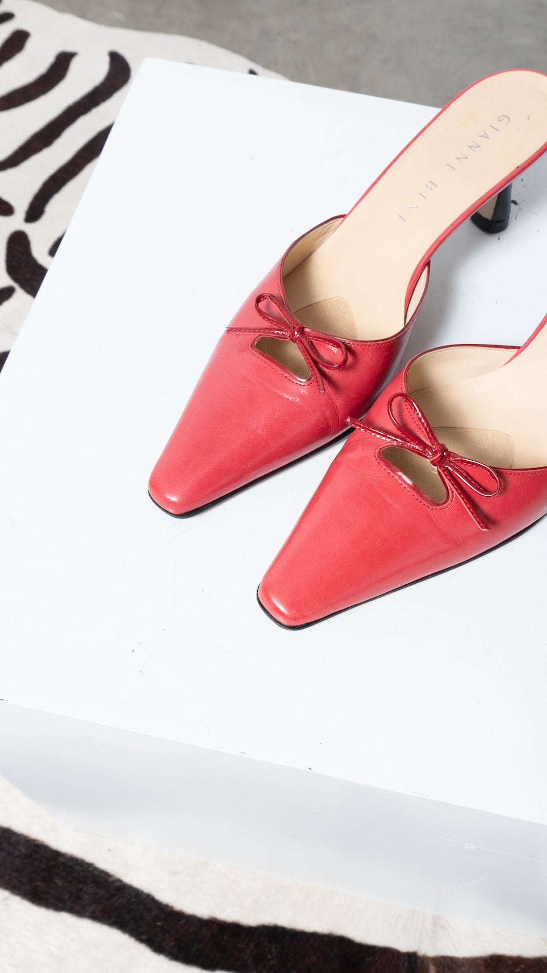 VTG Red Bow Leather Kitten Mules