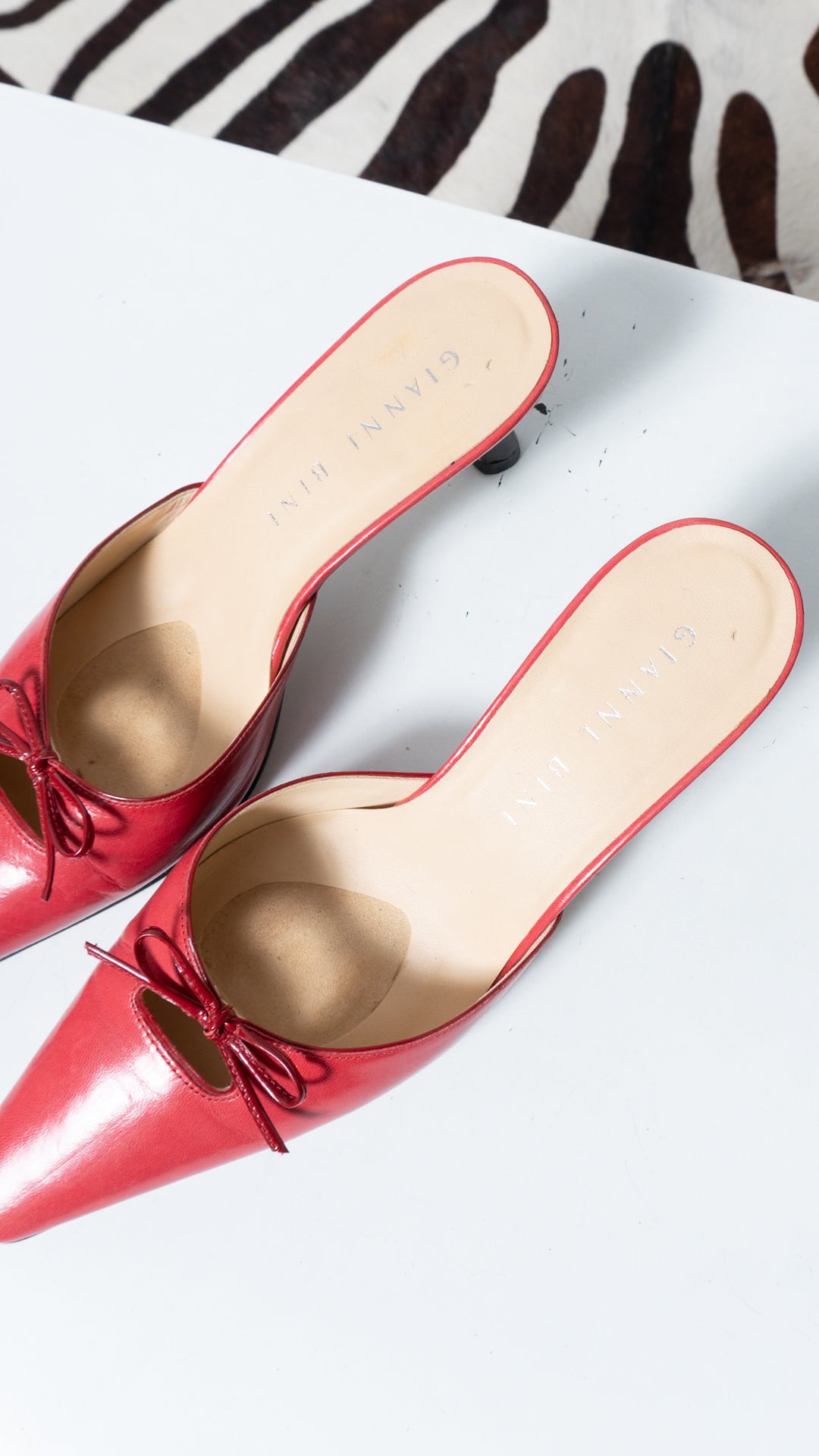 VTG Red Bow Leather Kitten Mules
