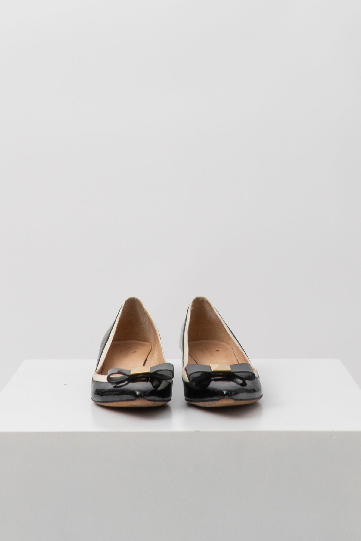KATE SPADE Two-Tone Patent Leather Bow Heels