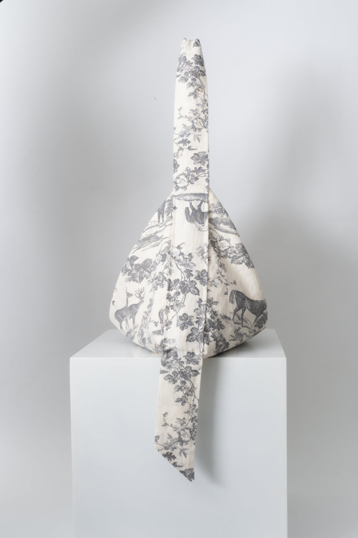 RARE FIEN Handmade French Linen Toile Tote Bag