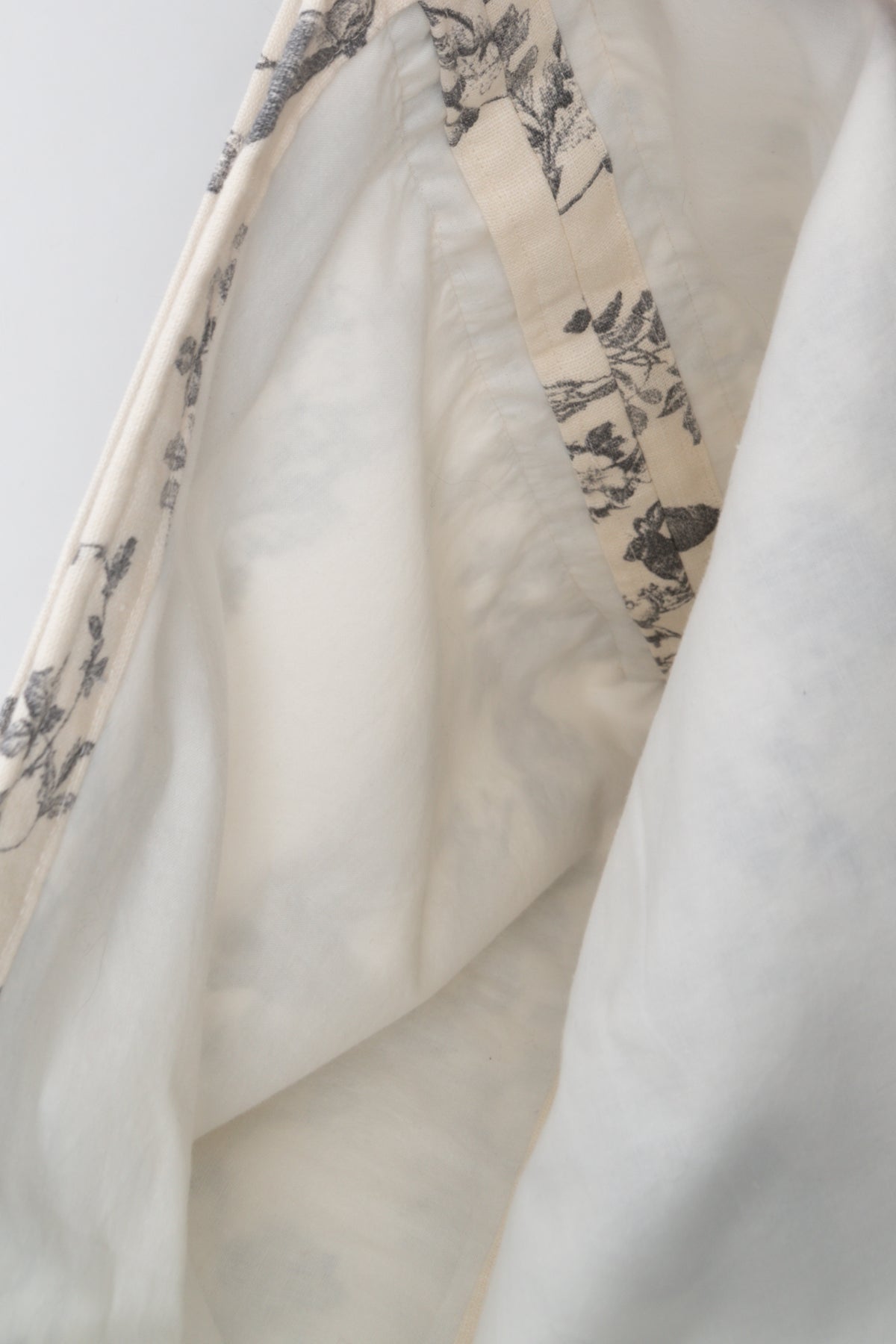 RARE FIEN Handmade French Linen Toile Tote Bag