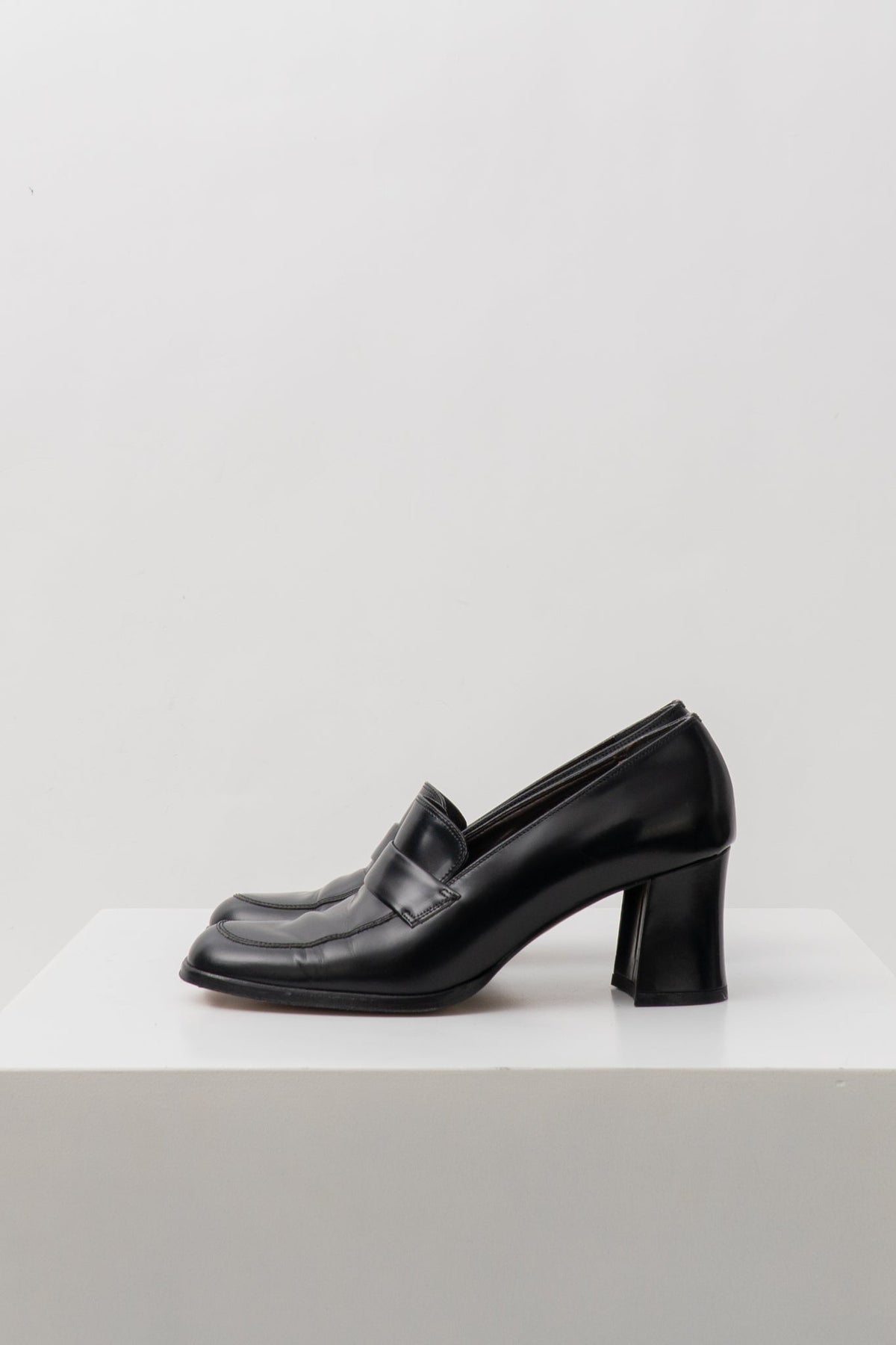 Vintage Italian Leather Heeled Loafers, Size 7