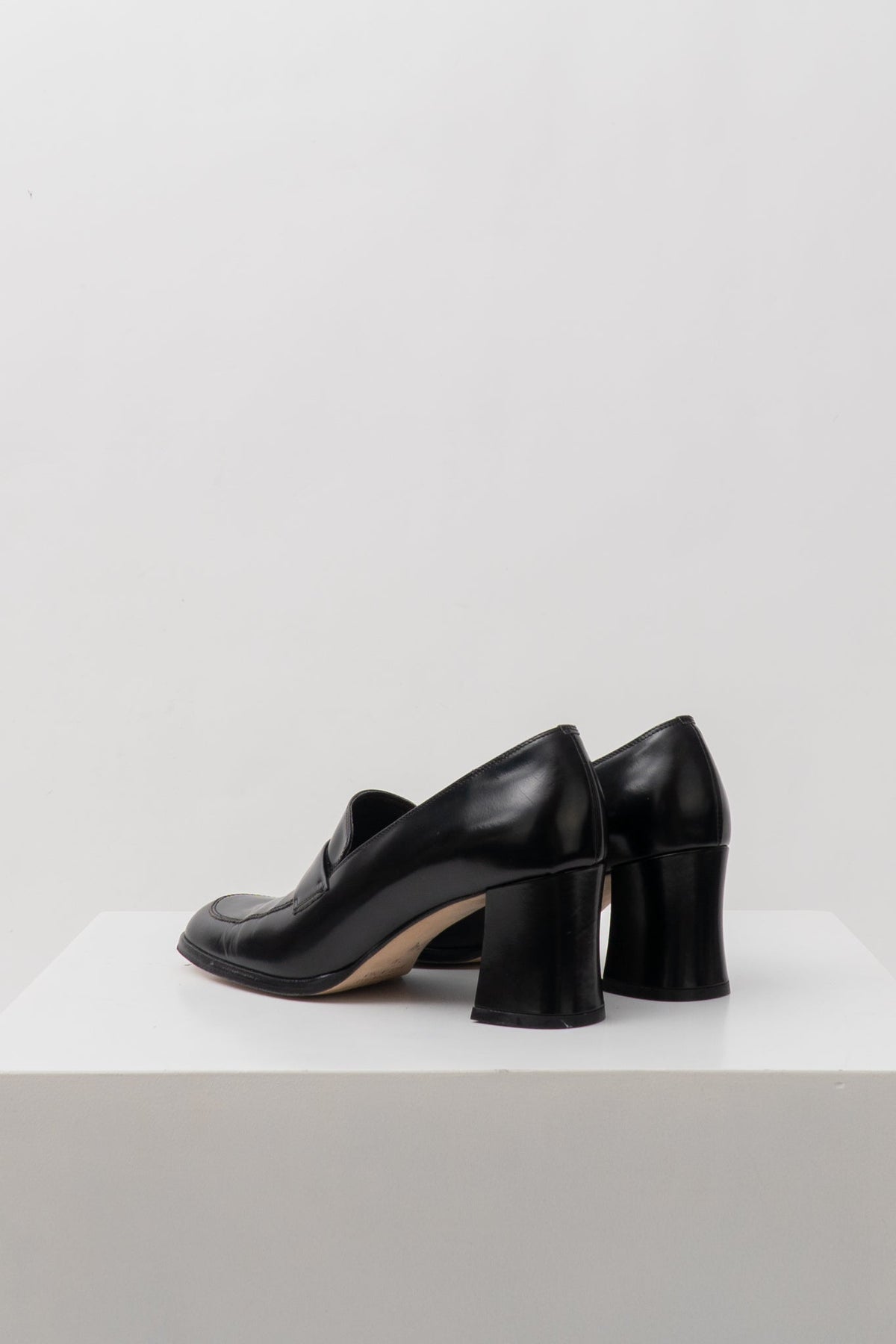 Vintage Italian Leather Heeled Loafers, Size 7