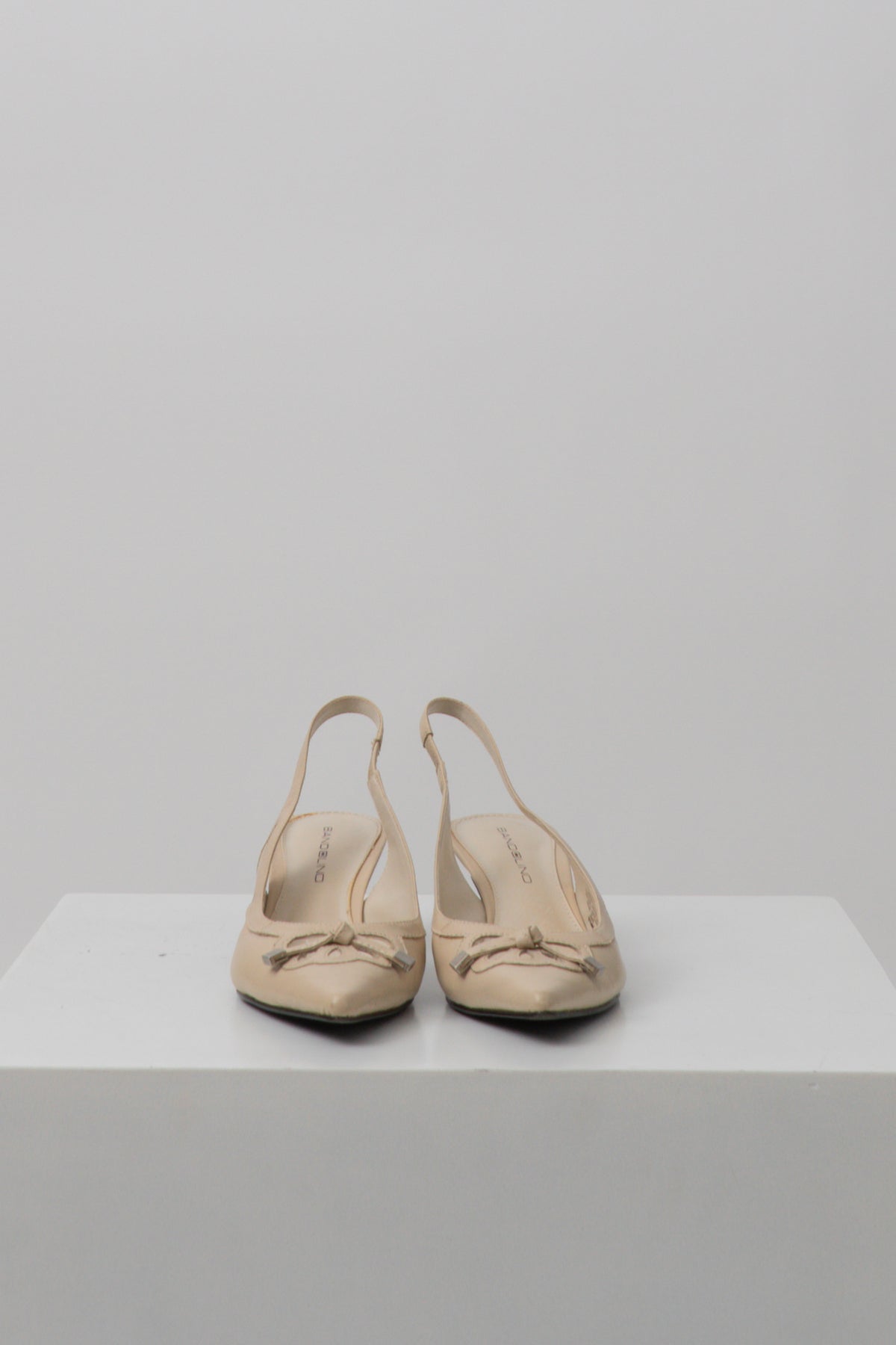 Vintage Cream Slingback Kitten Heels