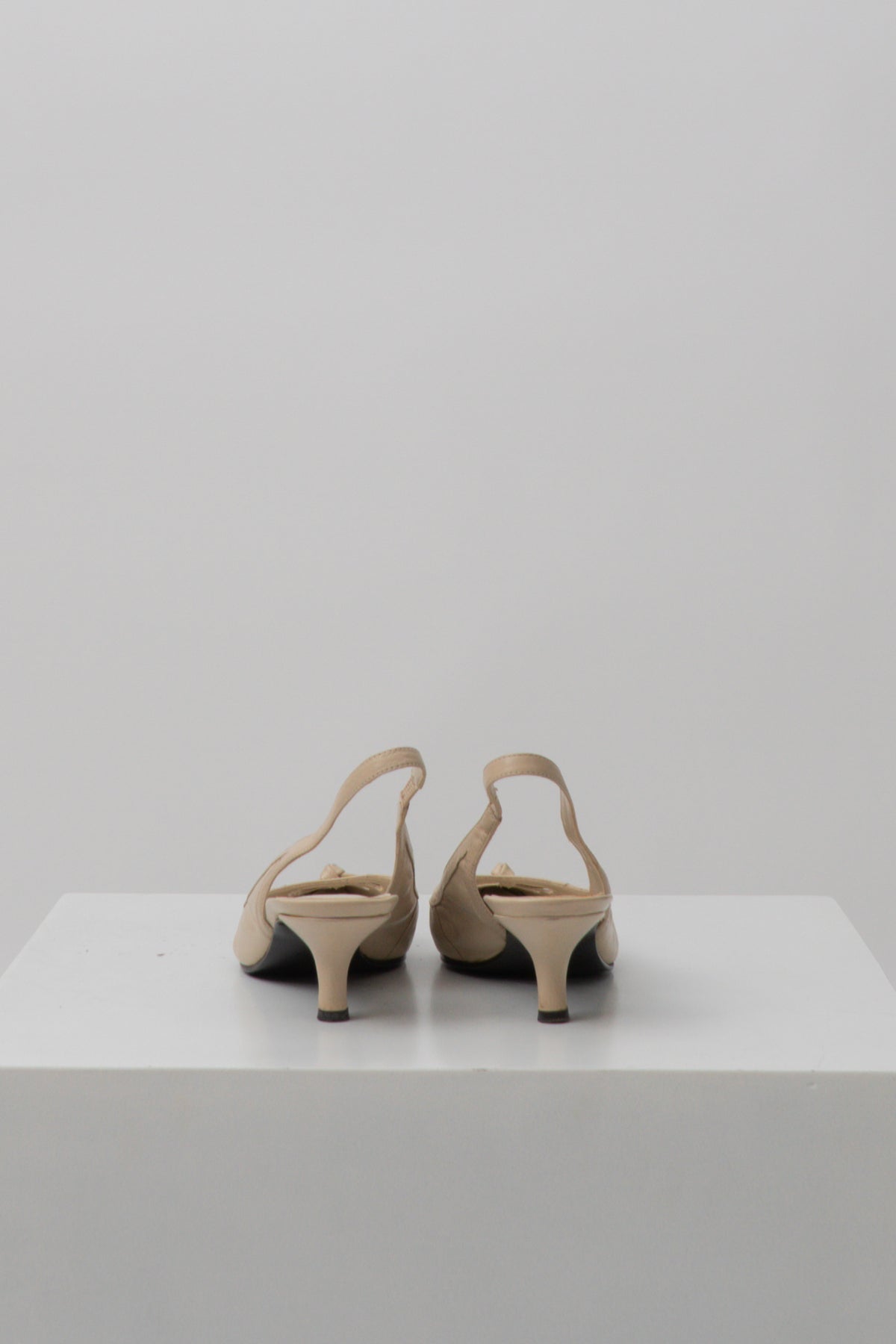 Vintage Cream Slingback Kitten Heels