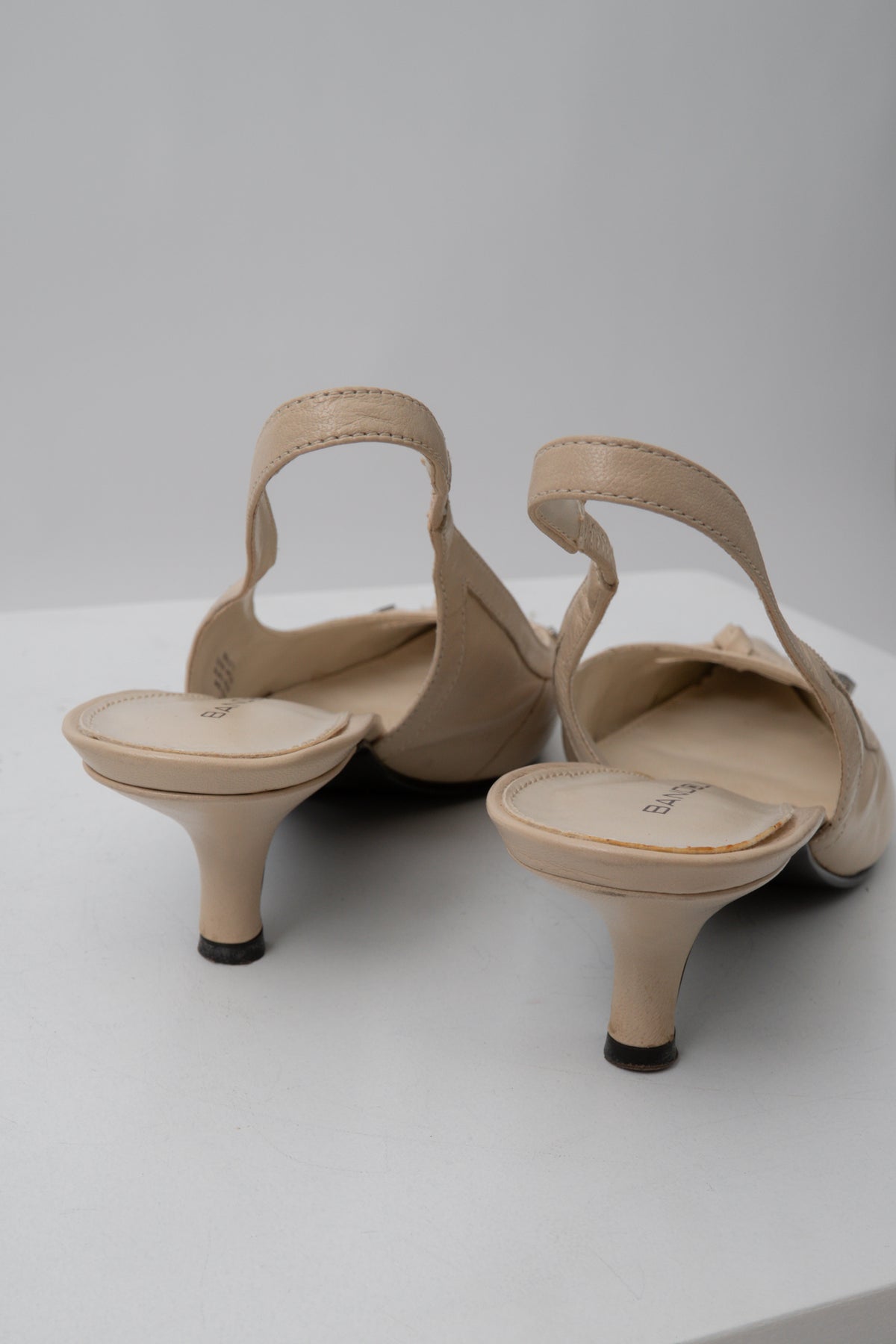 Vintage Cream Slingback Kitten Heels