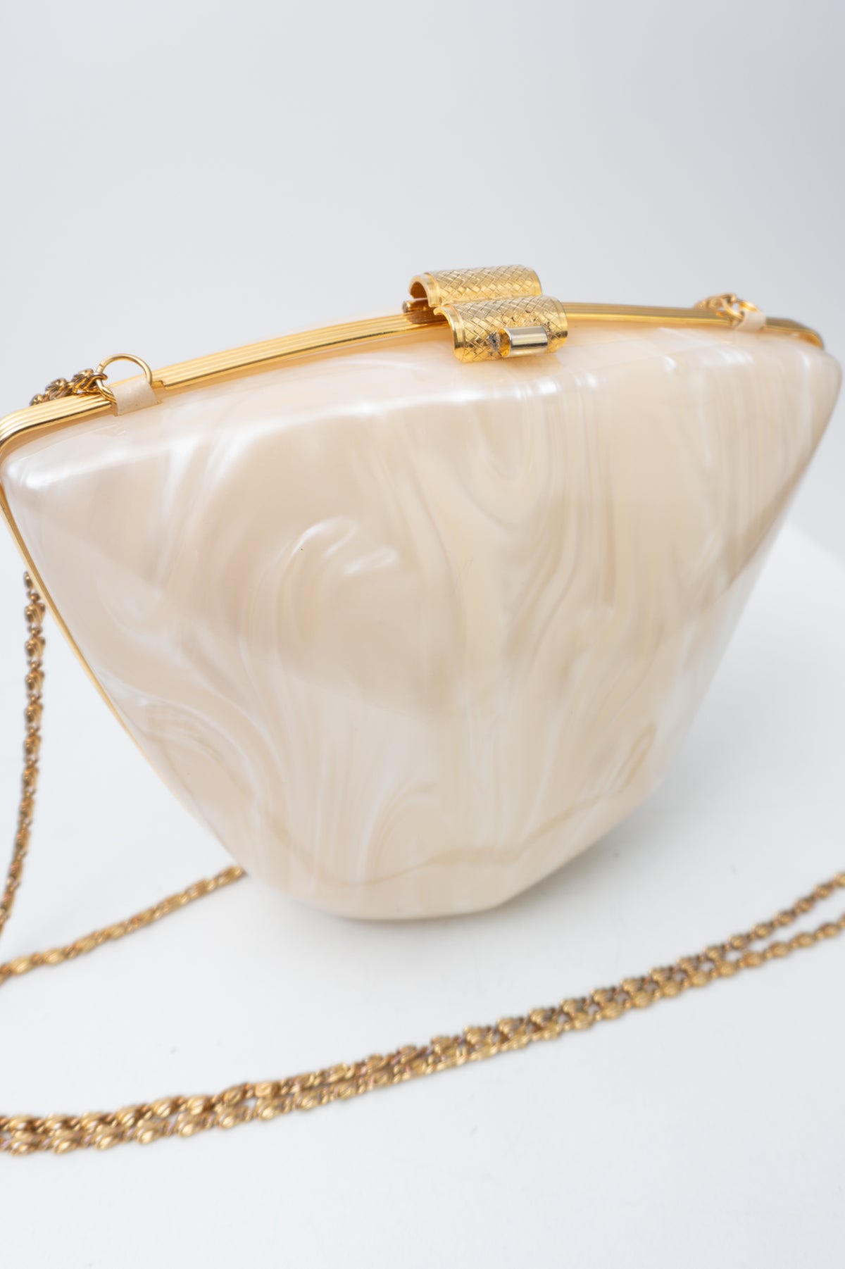 Vintage 60s Cream Marbled Lucite Clutch