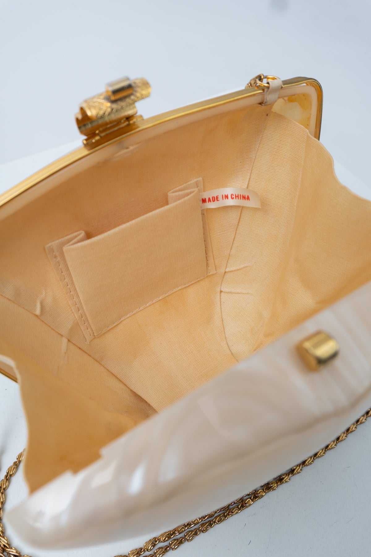 Vintage 60s Cream Marbled Lucite Clutch