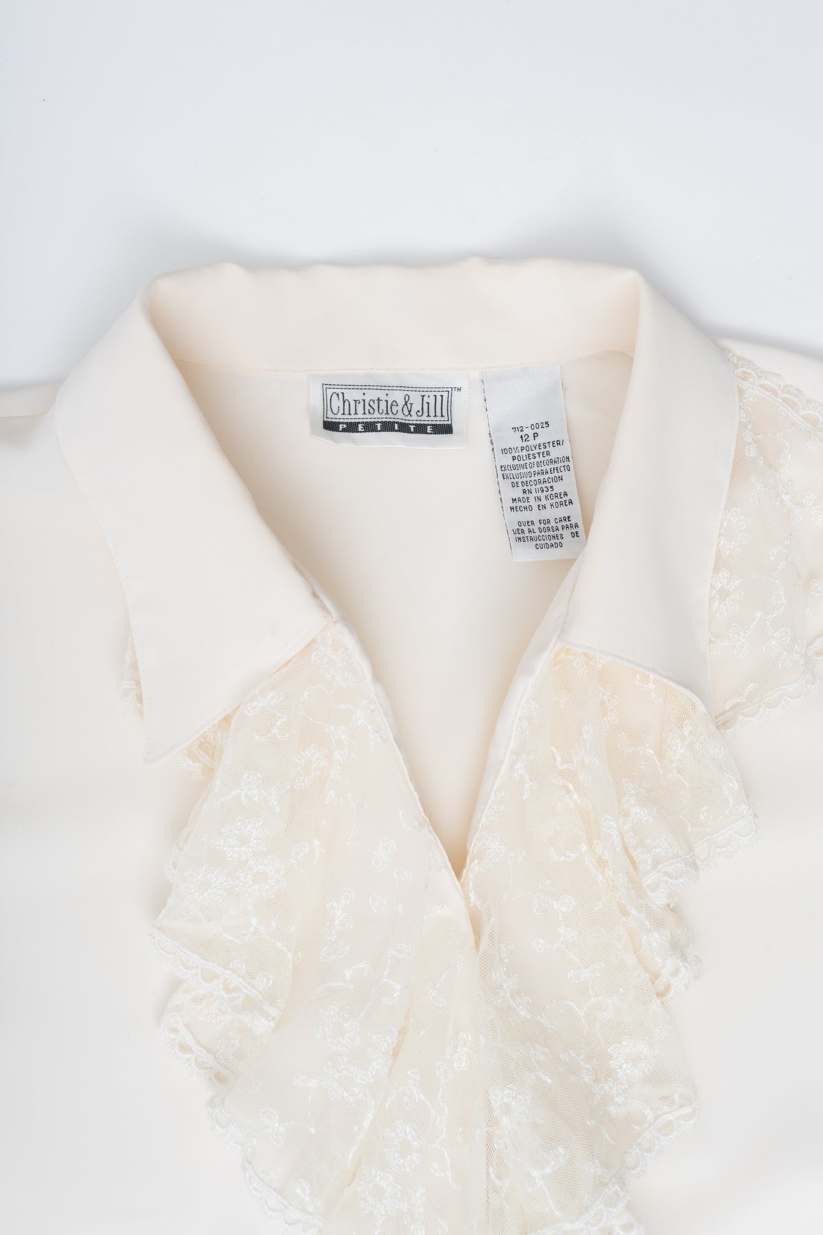 Vintage Ruffle Collar Button Up