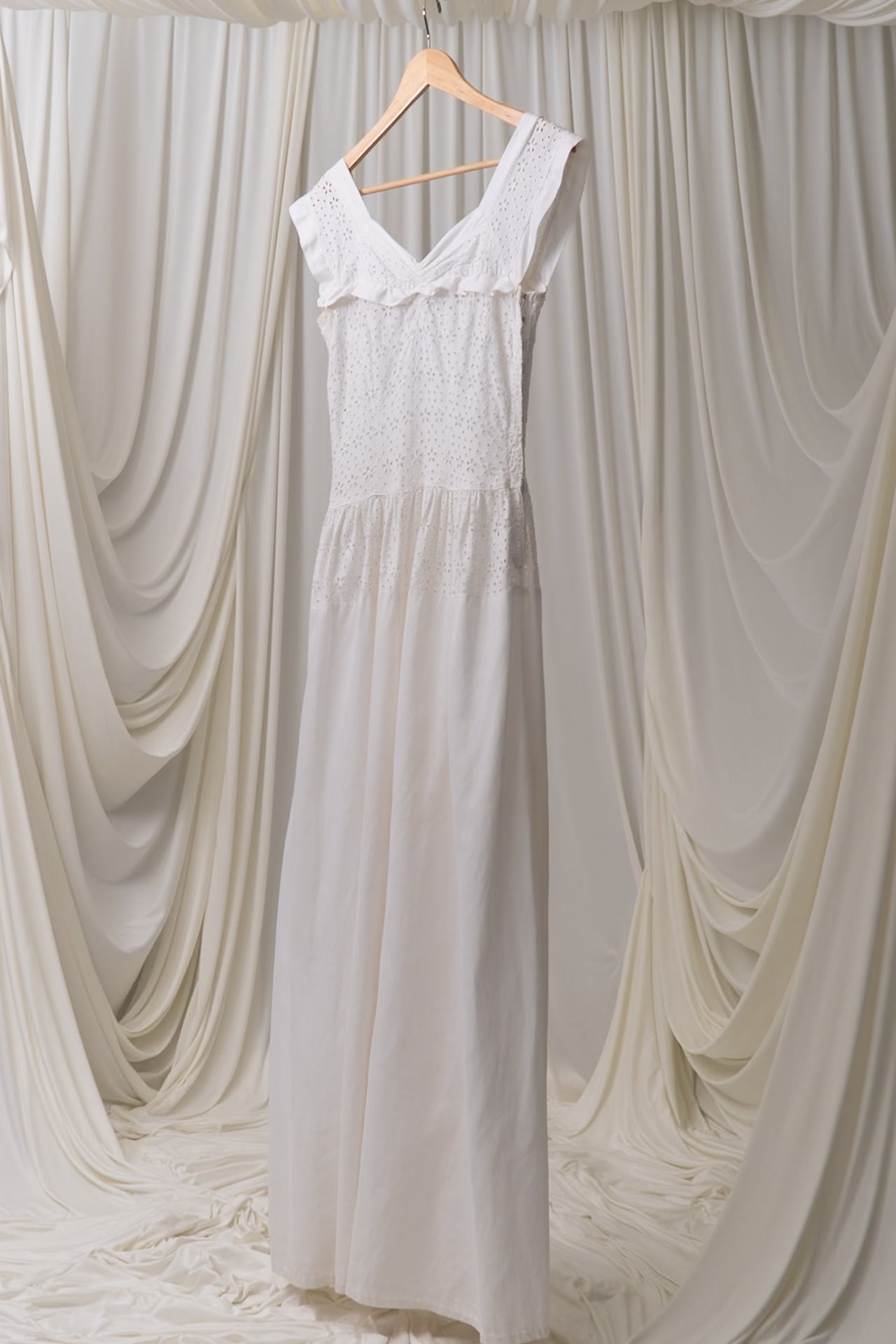Vintage 40s Cotton Eyelet Dress