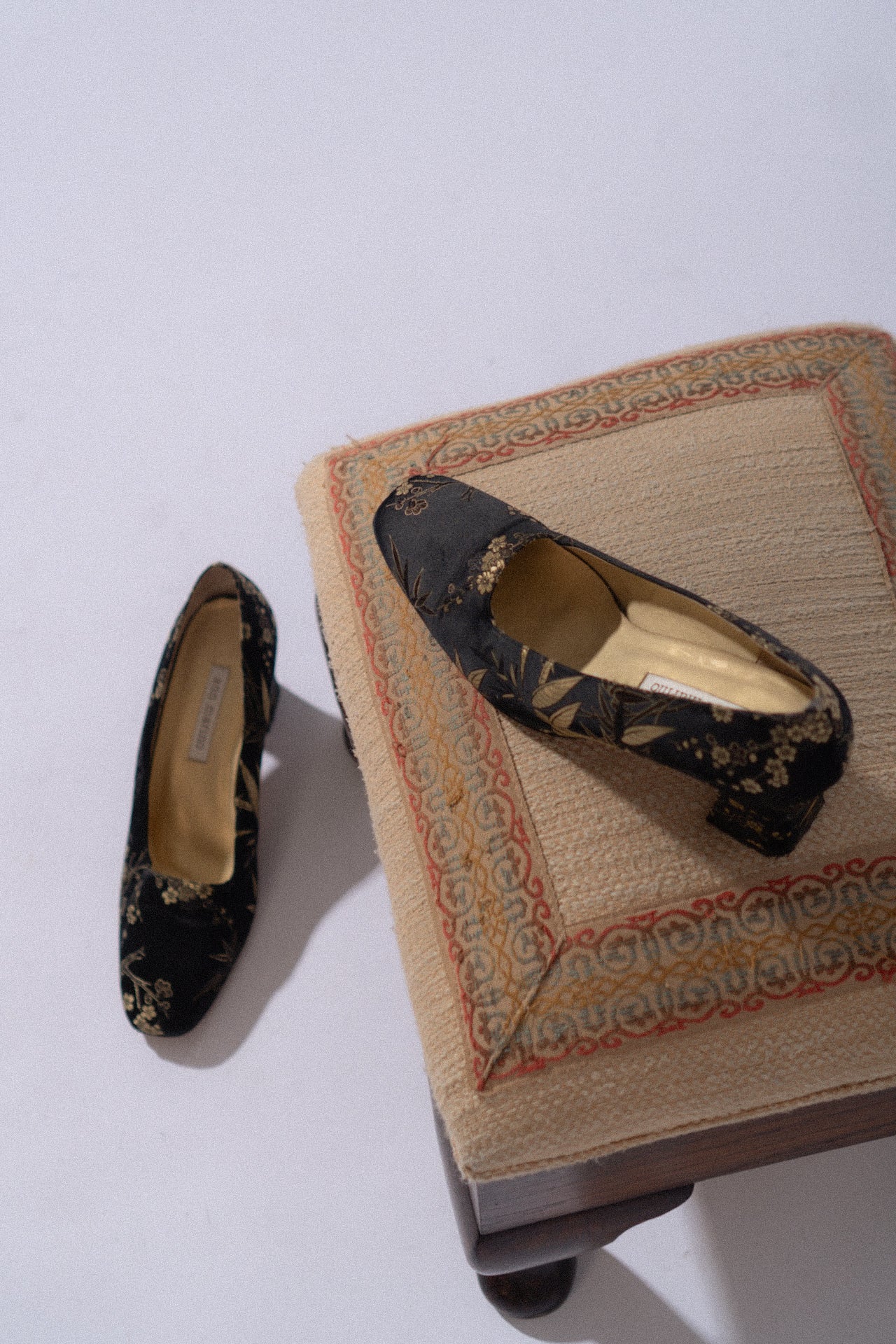 Vintage Satin Floral Pumps
