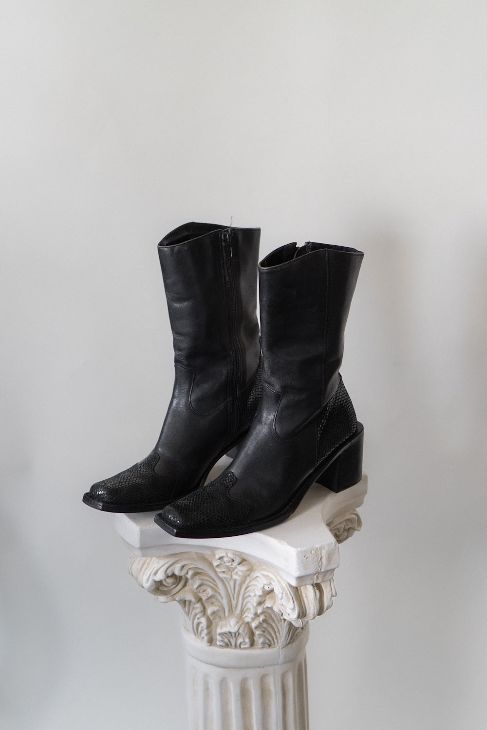 Vintage Black Leather Snakeskin Wingtip Boots
