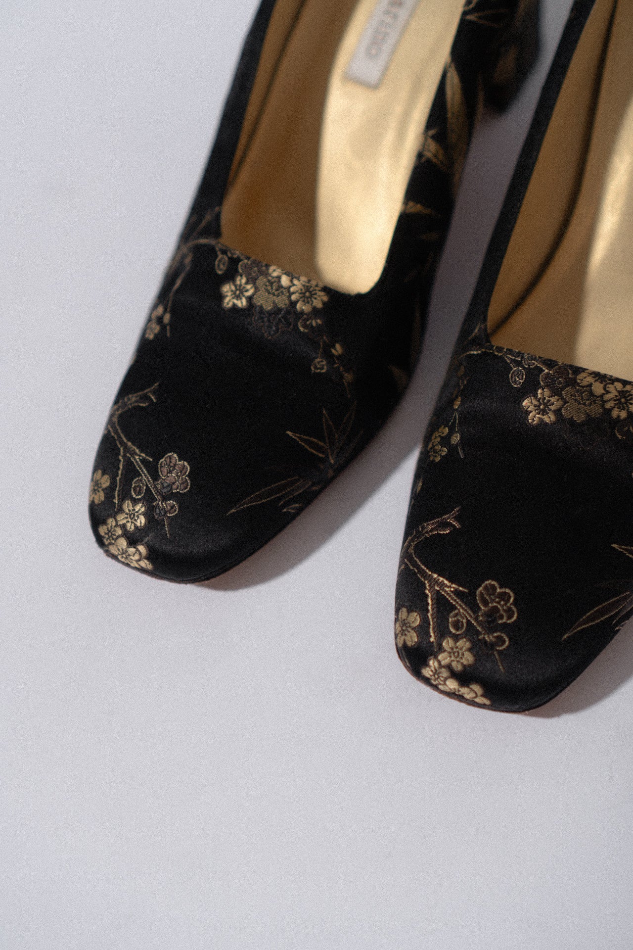 Vintage Satin Floral Pumps