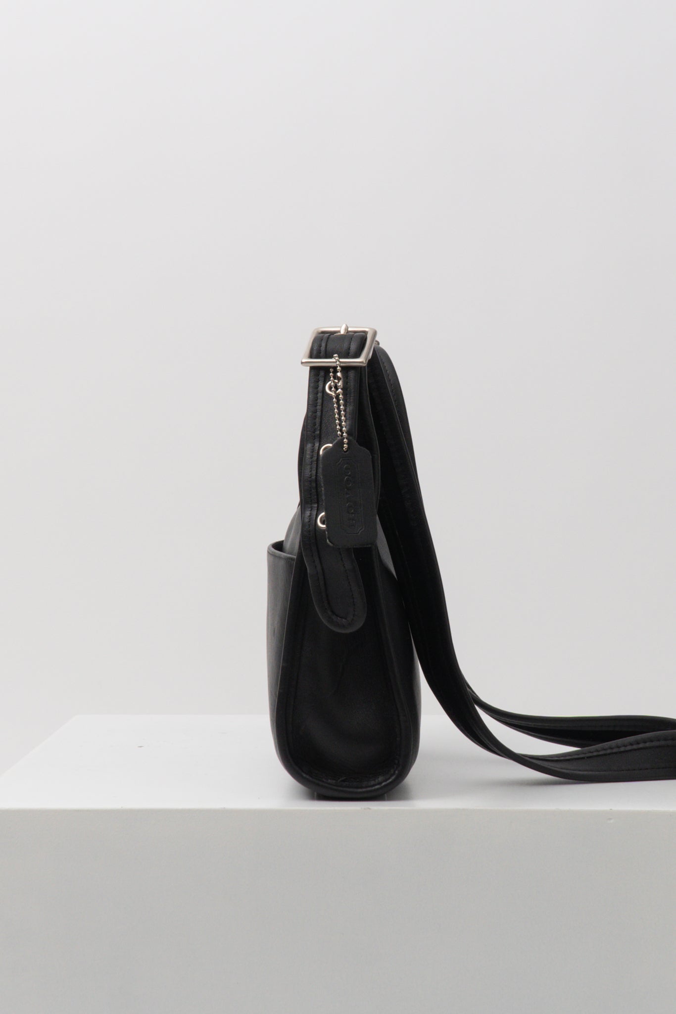 Vintage COACH Legacy Small Zip in Black / Silver – Rare Fien