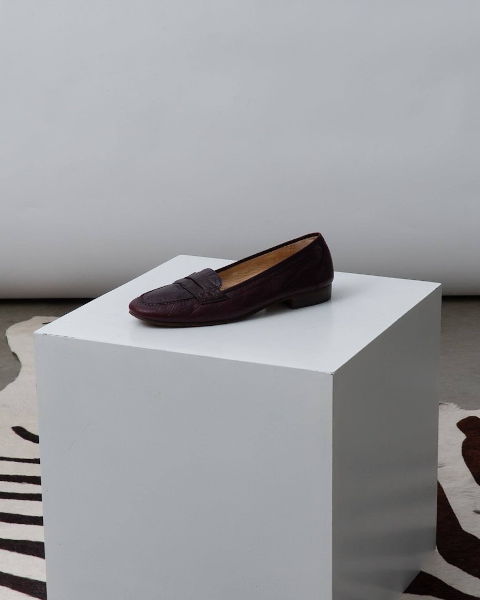 VTG Italian Oxblood 100% Leather Loafers