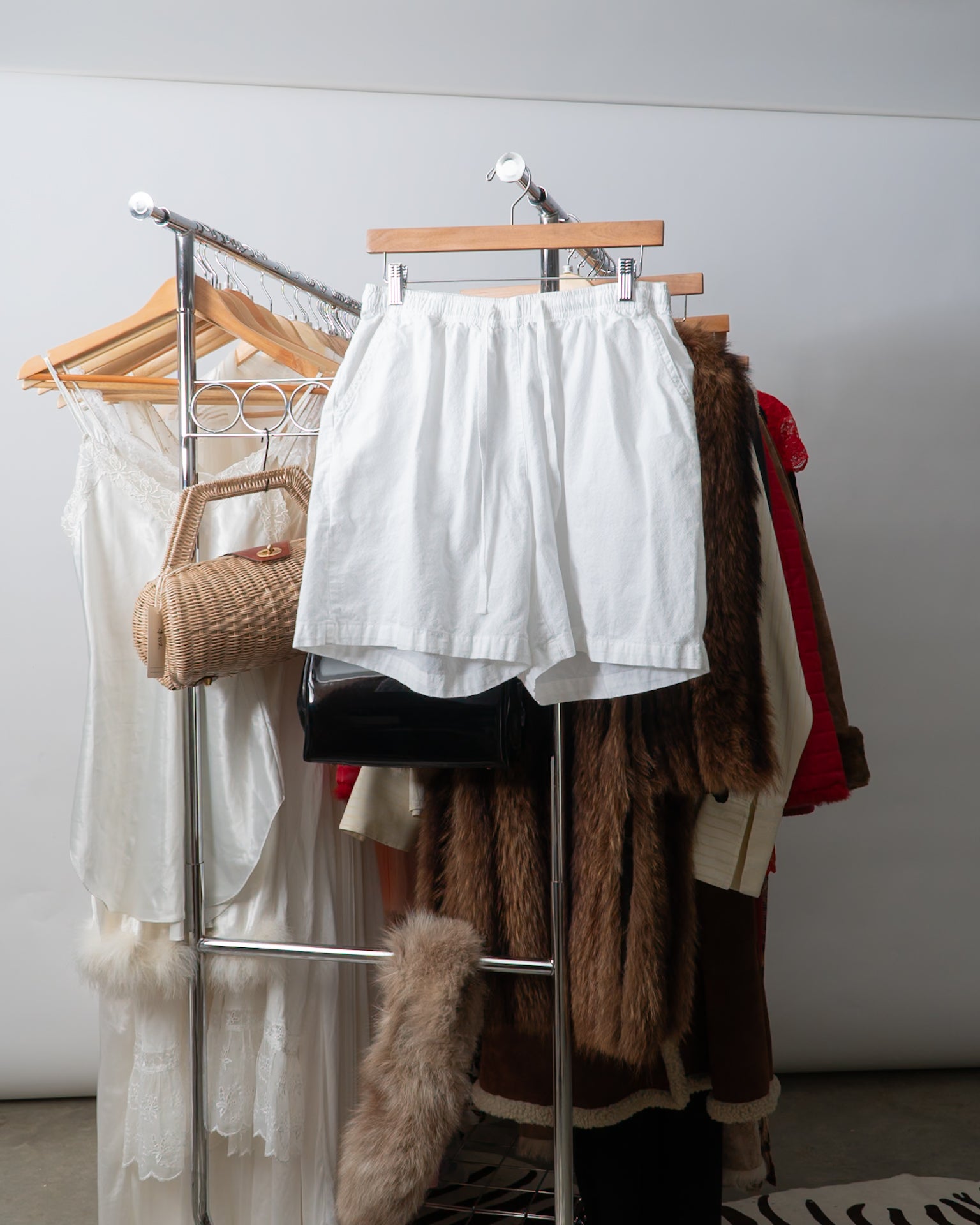 VTG White 100% Cotton Drawstring Shorts