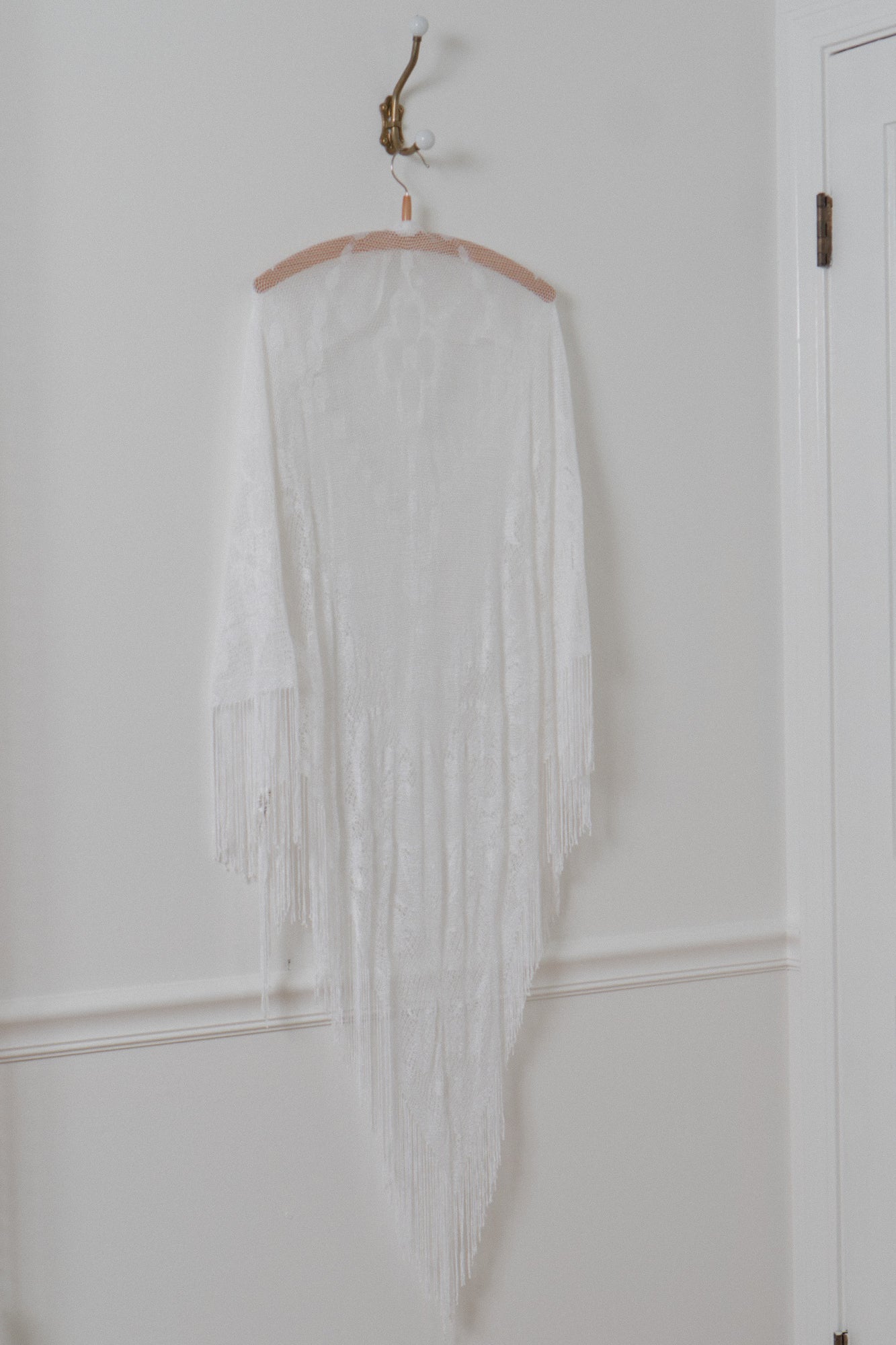 Vintage Cream Crochet Floral Fringe Shawl