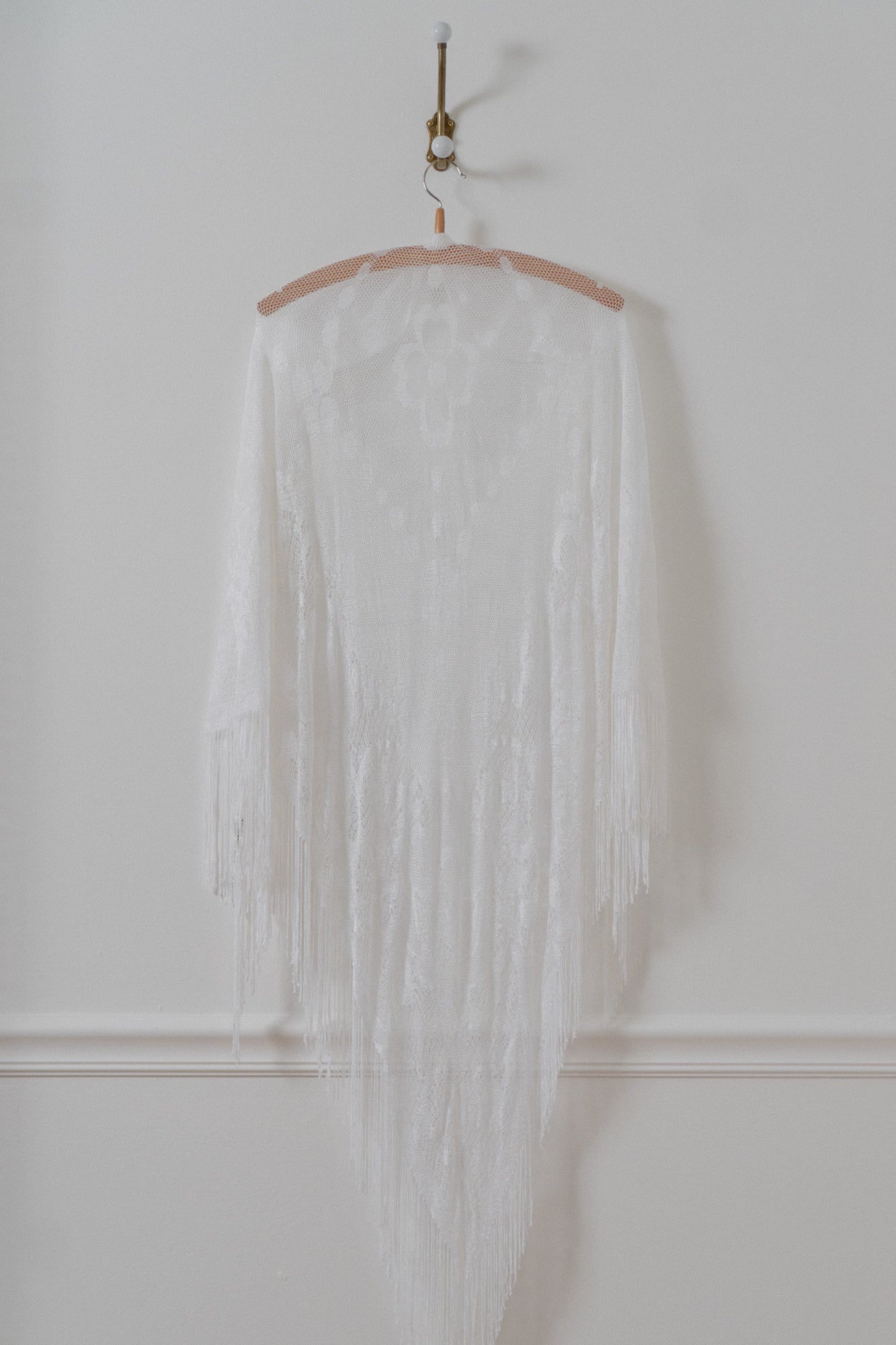 Vintage Cream Crochet Floral Fringe Shawl