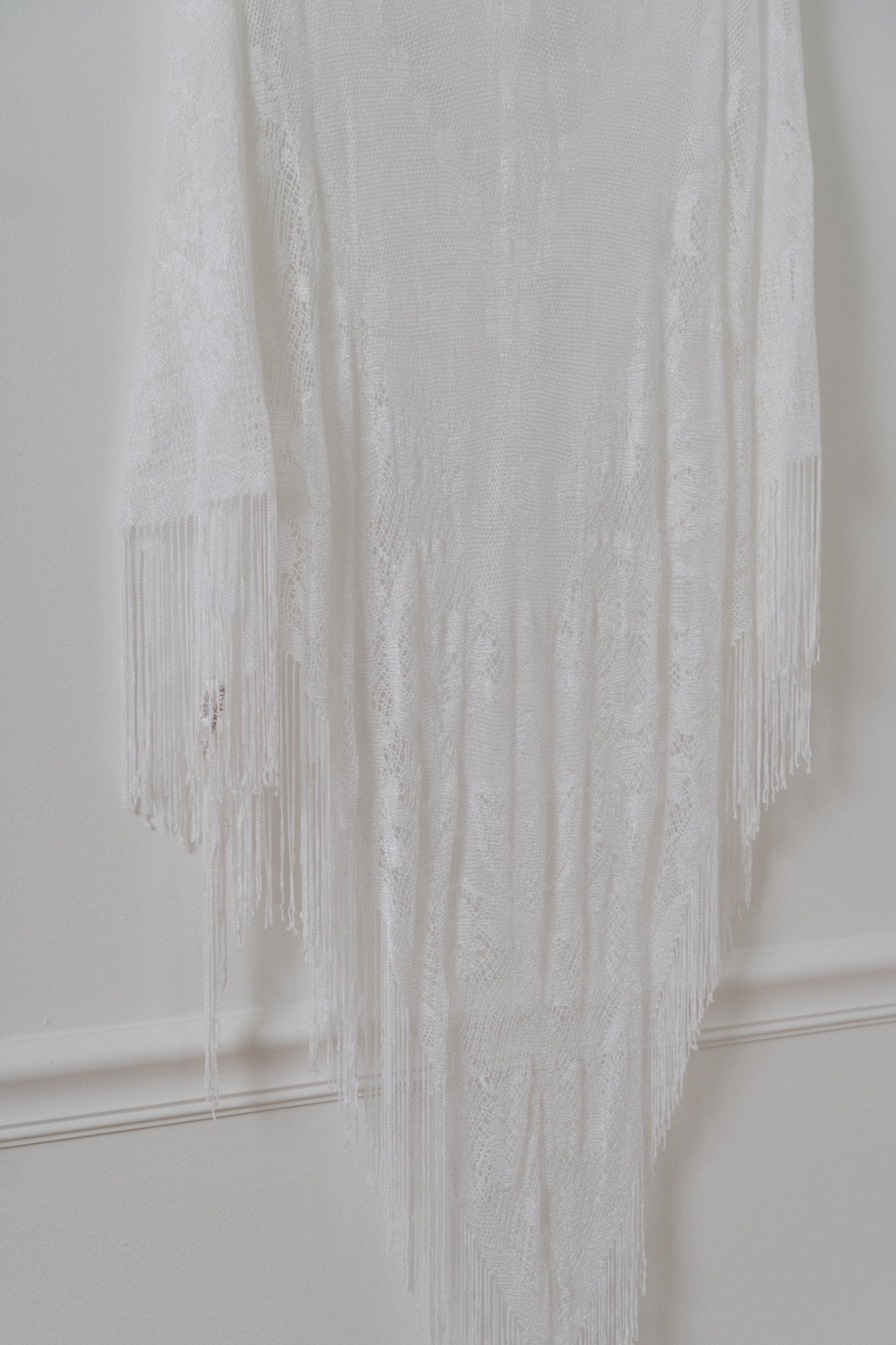 Vintage Cream Crochet Floral Fringe Shawl